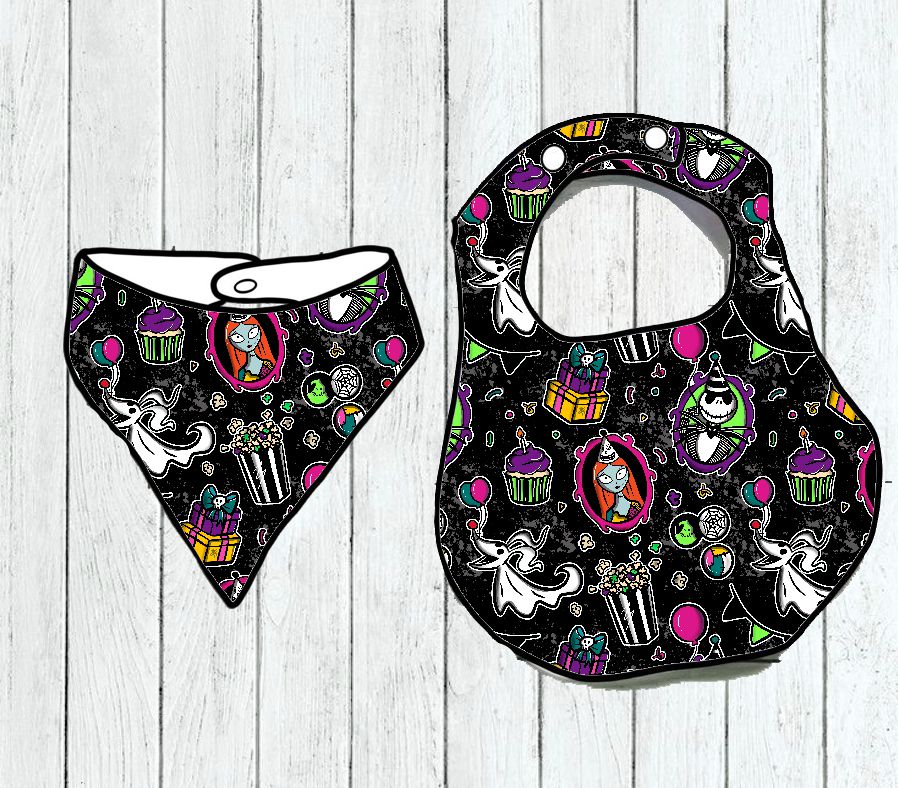 Babete e bandana para bebé com estampado de Halloween em fundo preto