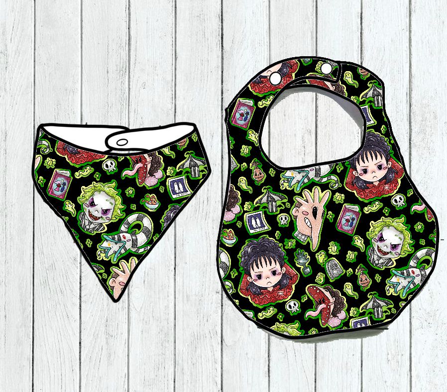 Babete e bandana para bebé com estampado de personagens de anime em fundo preto