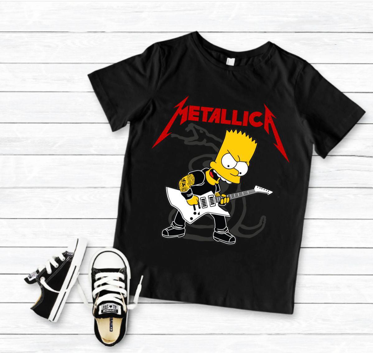 T-shirt preta com estampa de Bart Simpson e o nome METALLICA