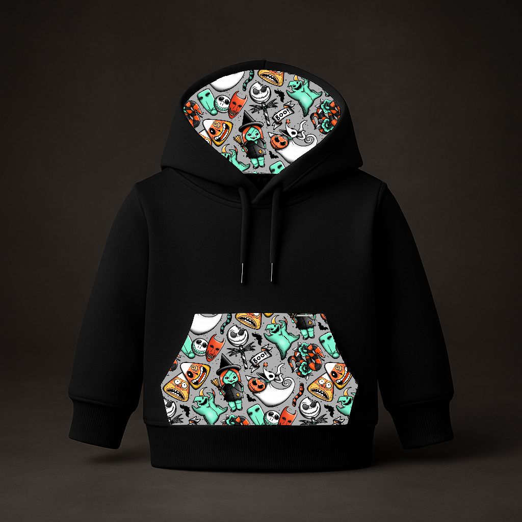 Camisola preta com capuz e bolso estampados com padrões de monstros coloridos