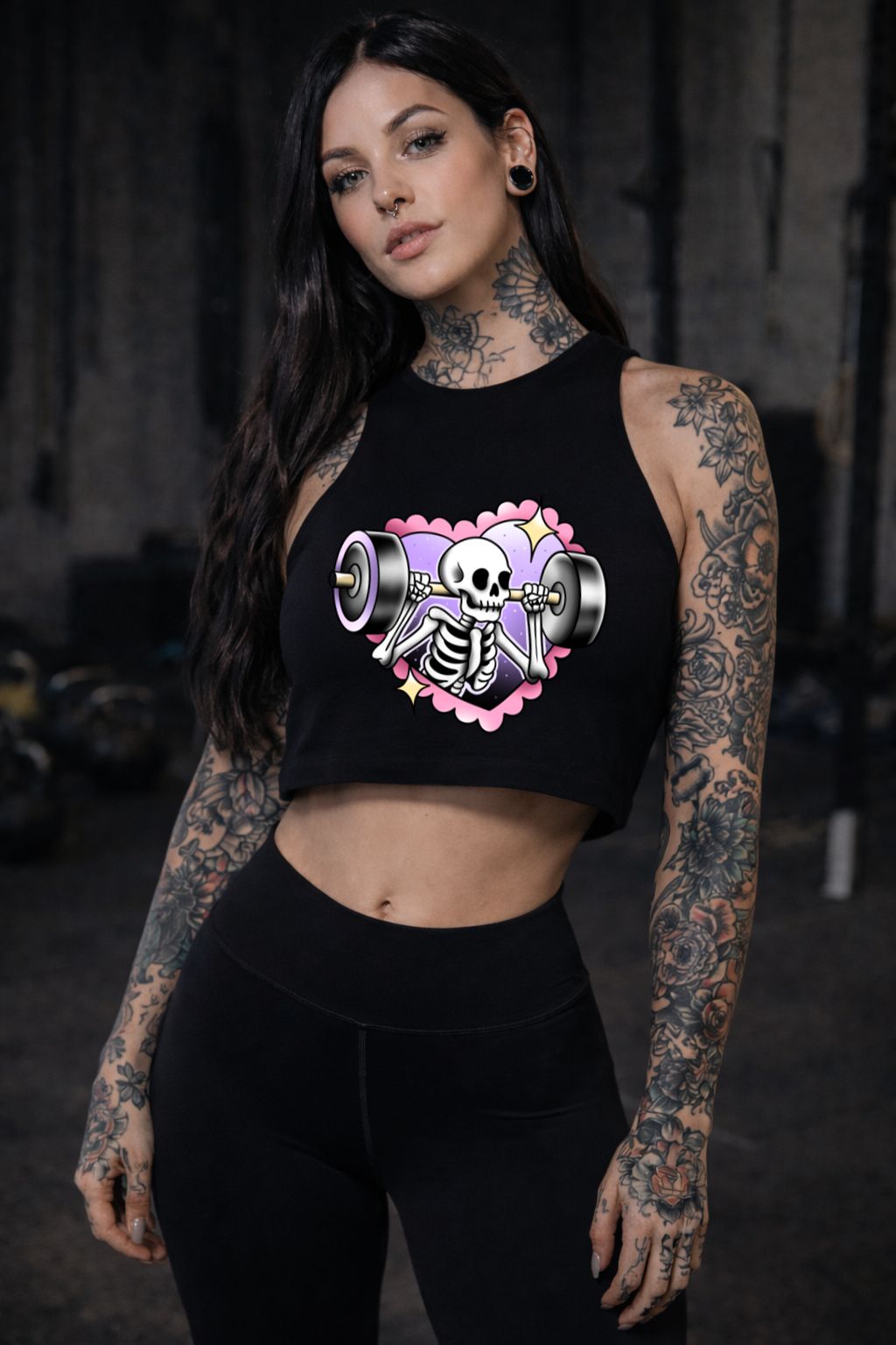 Top cropped preto com estampa de esqueleto a levantar pesos