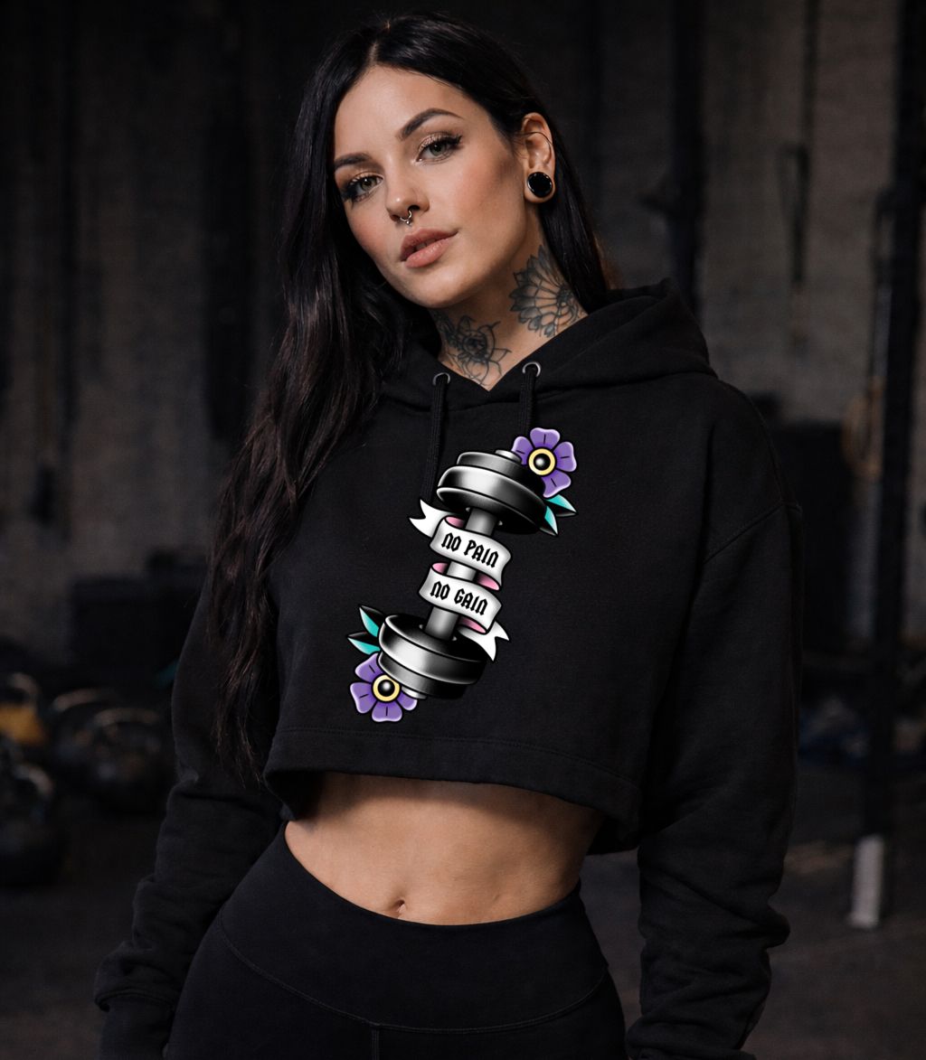 Sweatshirt preta cropped com estampa de haltere e texto NO PAIN NO GAIN