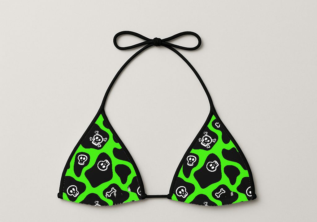 Top de bikini triangular verde com caveiras