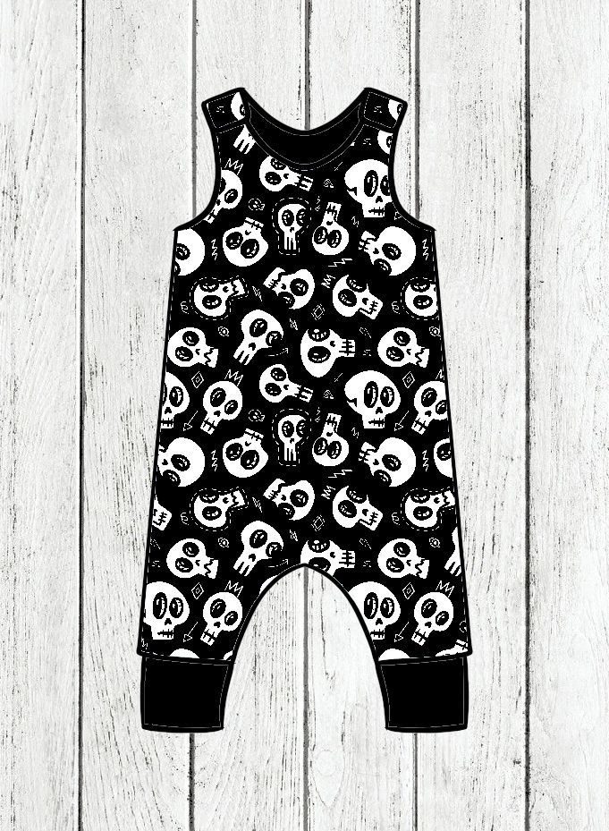 Jardineiras Grow With Me Skull Doodles - Por Encomenda