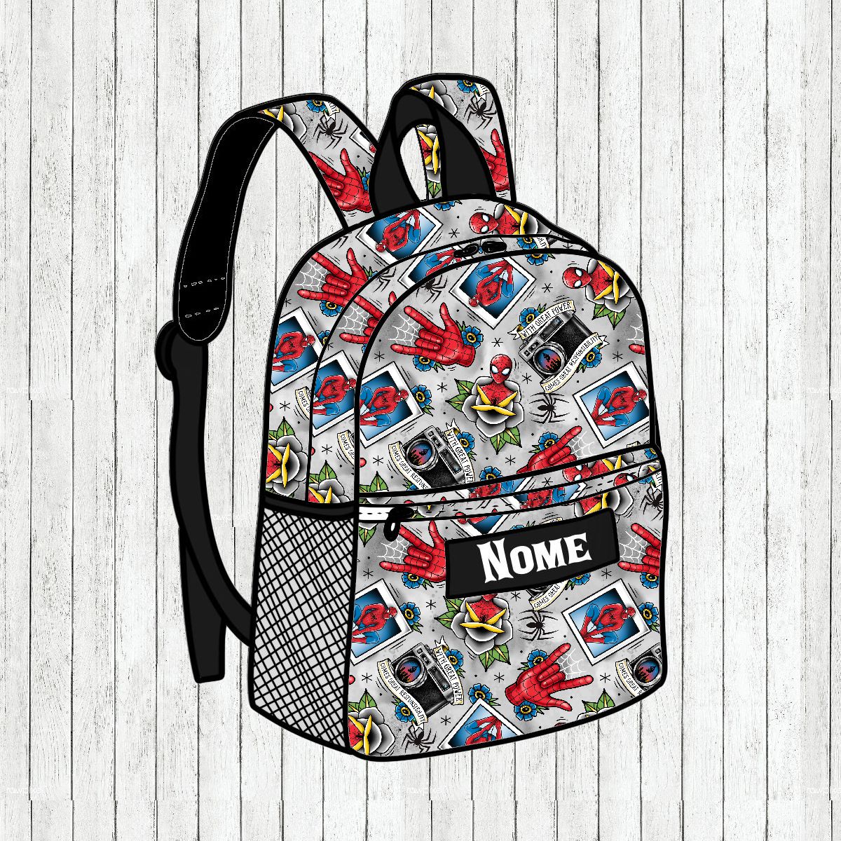 mochila com padrão do Homem-Aranha e etiqueta com texto NOME