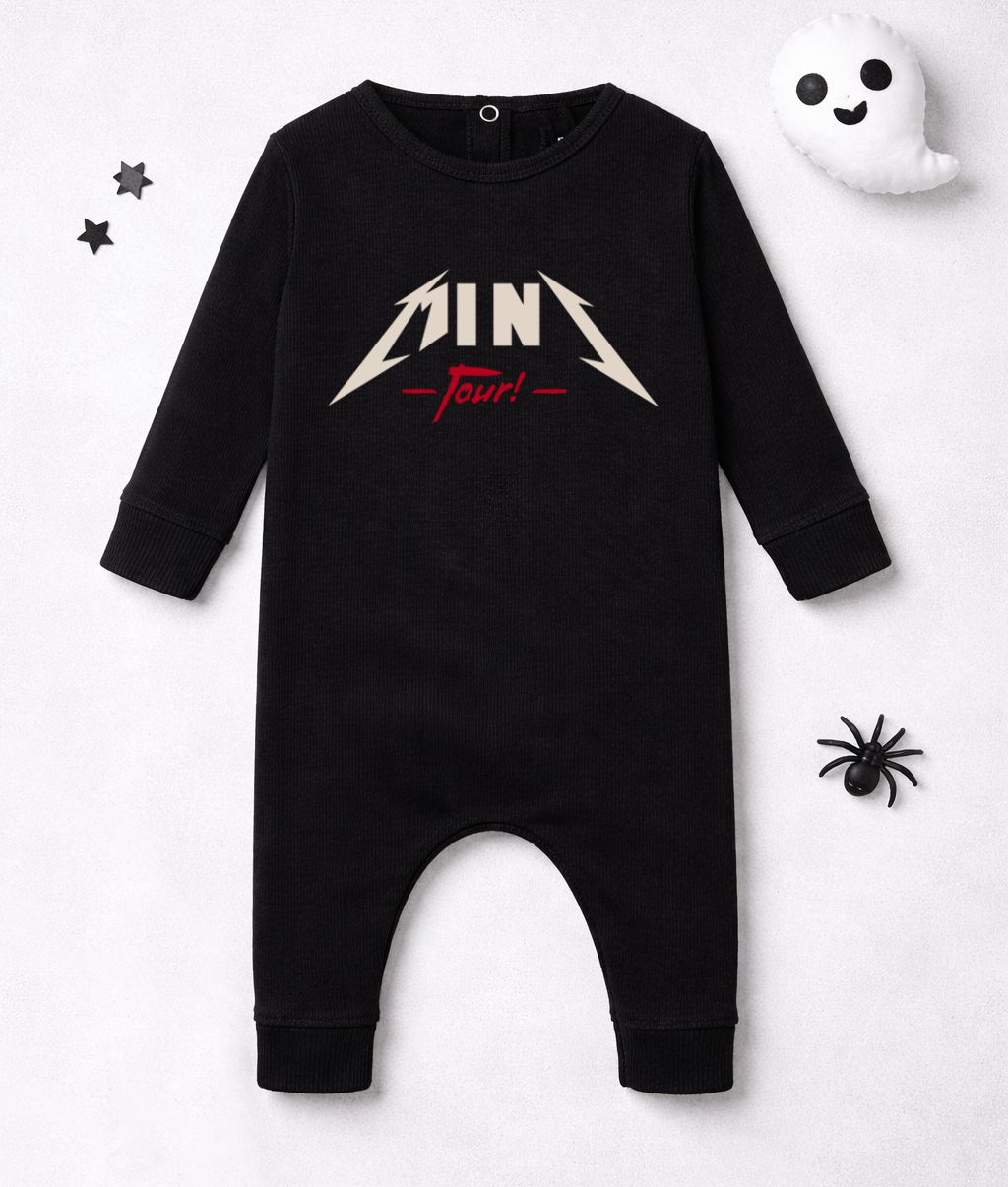 Macacão preto com texto MINT Tour! e brinquedos Halloween