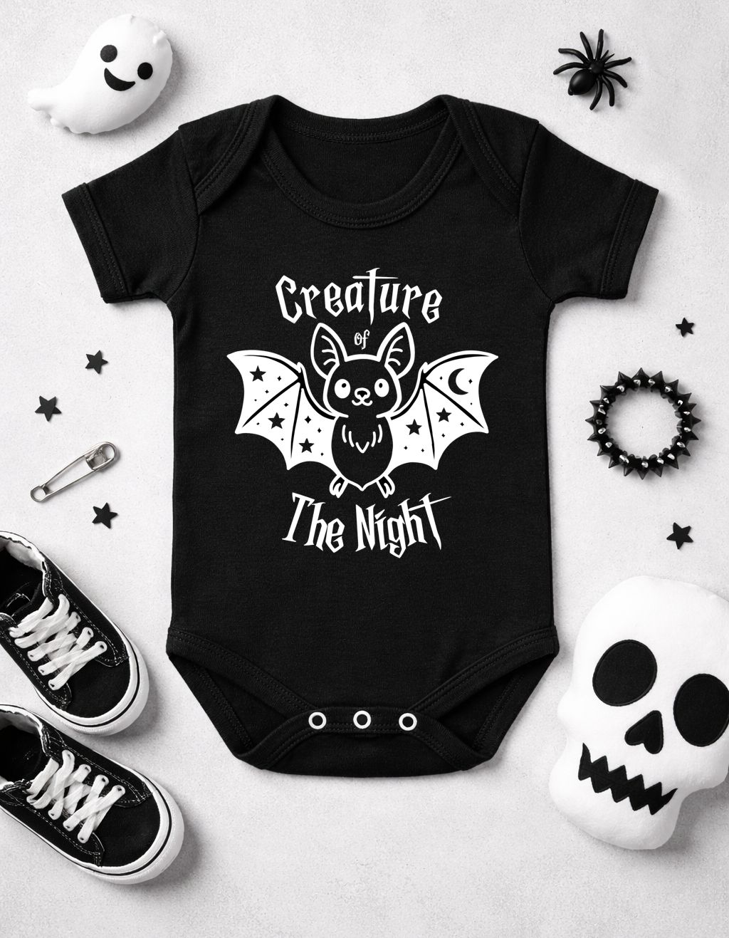 Body preto de bebé com morcego e texto Creature of The Night ao centro