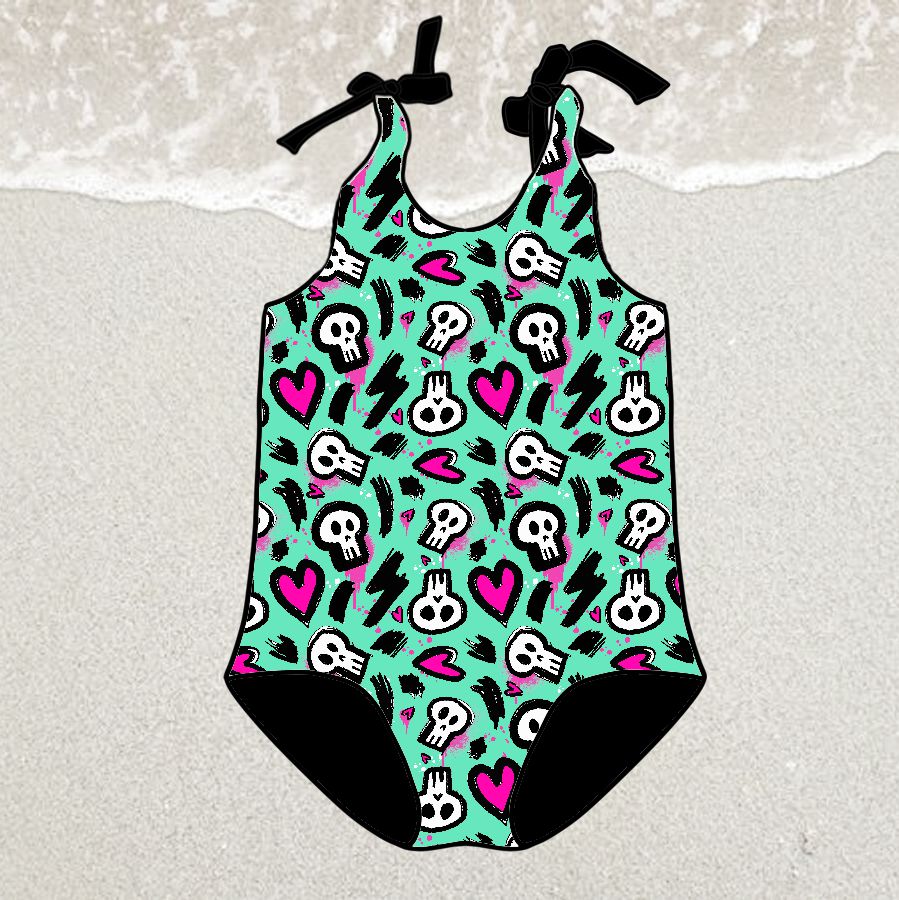 fato de banho criança verde água com caveiras, corações e raios
