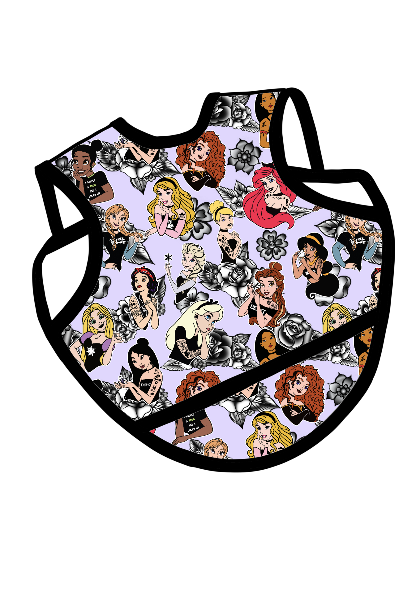 Babete para bebé com padrão de princesas Disney tatuadas em lilás e preto.