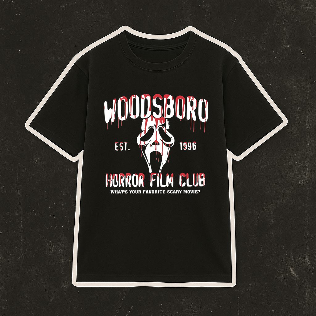 T-shirt preta com estampa de máscara e texto do filme Scream