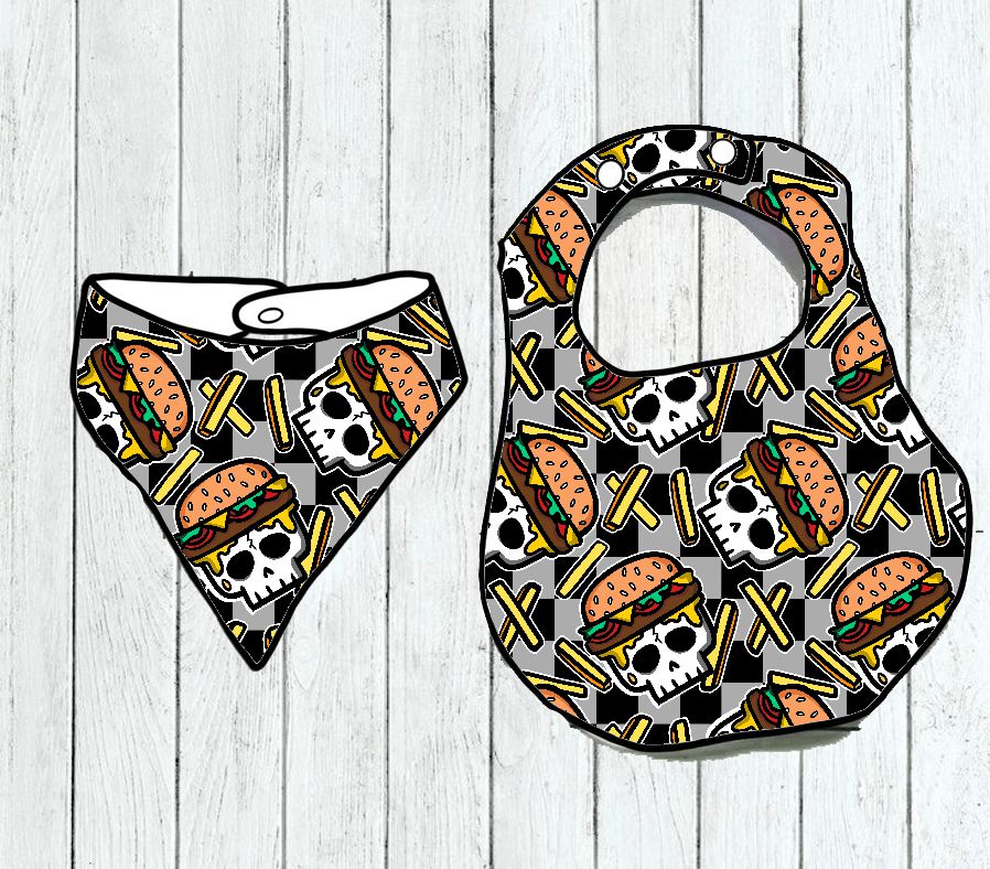 Babete e bandana para bebé com padrão de caveiras, hambúrgueres e batatas fritas em fundo cinzento