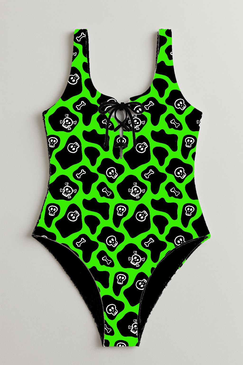 Fato de banho verde neon com manchas pretas e caveiras brancas com cordão preto