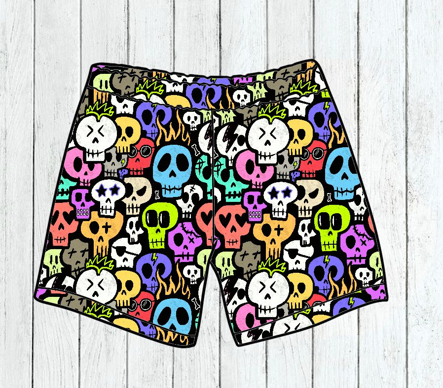Calções coloridos com padrão de caveiras e figuras em várias cores