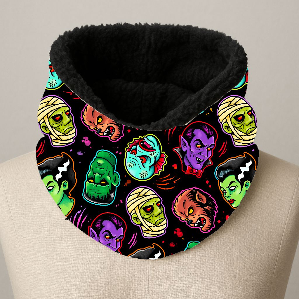 Cachecol tubular felpudo com padrão colorido de monstros clássicos cartoon