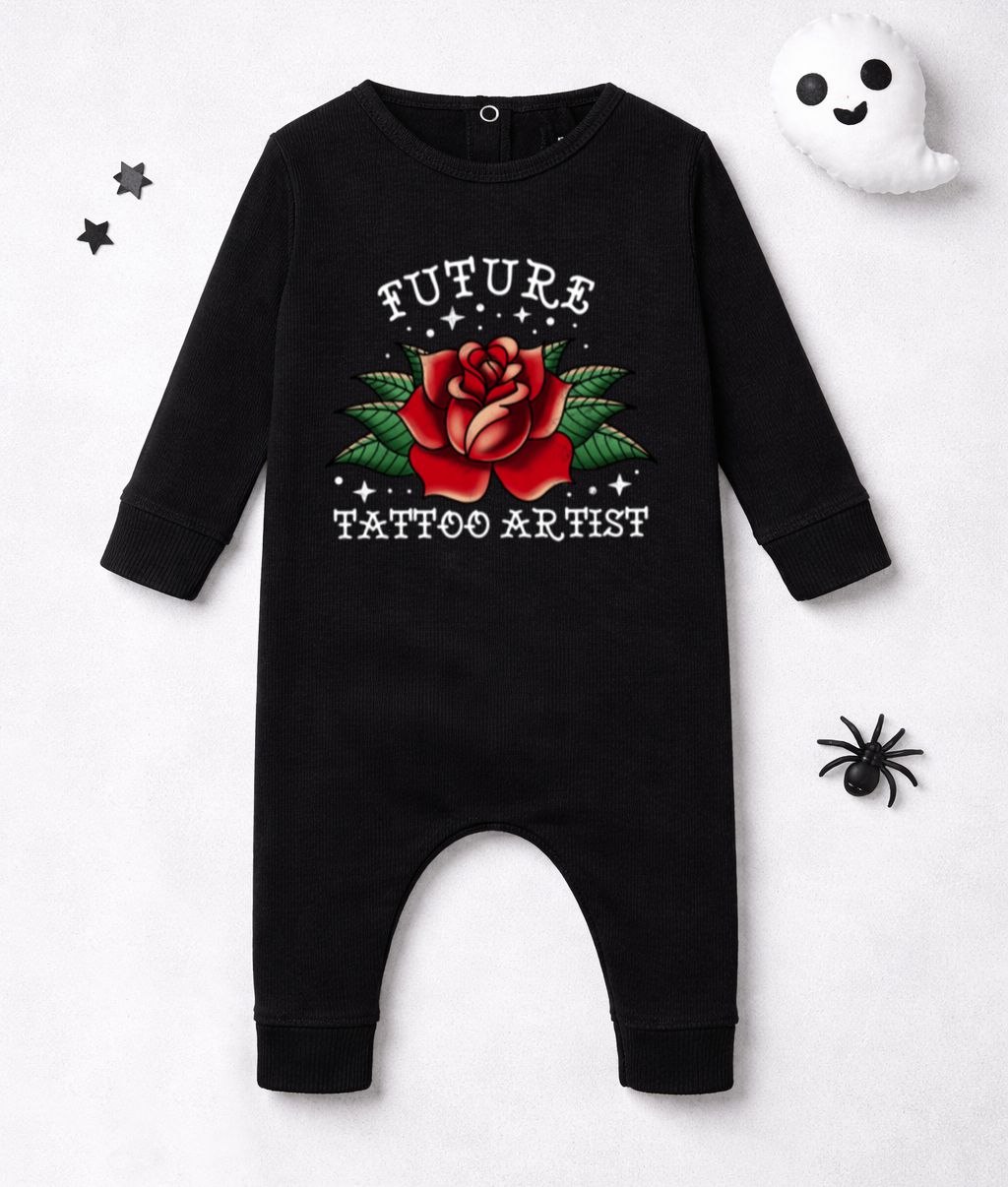 Pijama preto para bebé com estampa de rosa e texto FUTURE TATTOO ARTIST