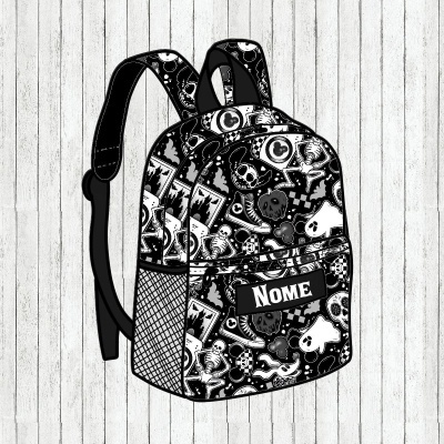 Mochila preta e branca com estampa de esqueletos e caveiras