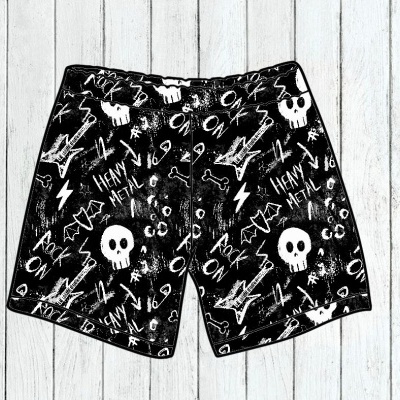 Calções pretos com padrão branco de caveiras e guitarras