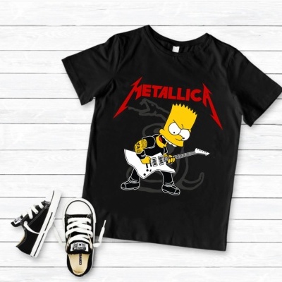 T-shirt preta com estampa de Bart Simpson e o nome METALLICA