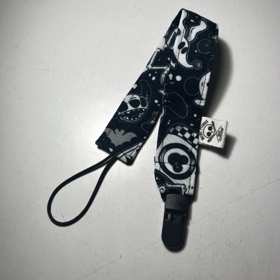 Correia preta e branca para dispositivo com clip e cordão de fixação