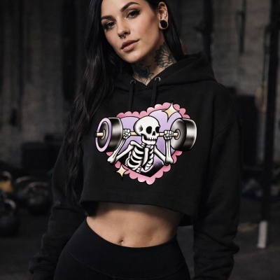 Camisola cropped preta com estampado de esqueleto a levantar pesos