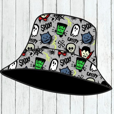 chapéu tipo balde cinzento com padrão de Halloween colorido