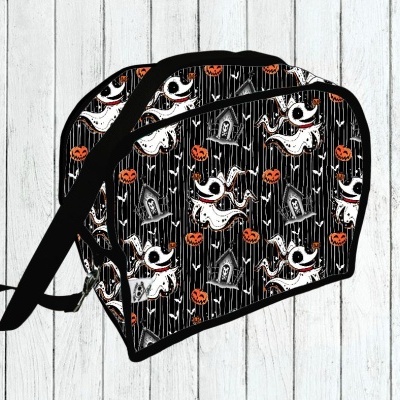 Bolsa com padrão de Halloween preto e branco com alças e fecho preto