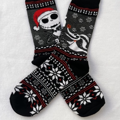 Meias natalícias com caveira e boneco de neve