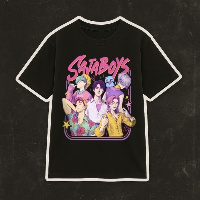 T-shirt preta com estampa colorida e texto SATA BOYS