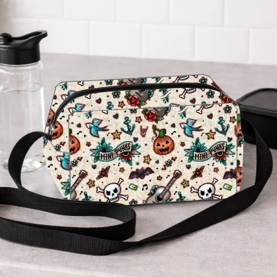 Bolsa tipo pochete colorida com padrão MINI PUNKS e alça preta