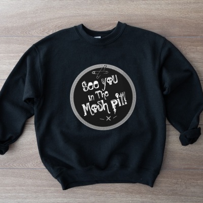 Sweatshirt preta com texto branco e círculo decorativo