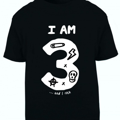 T-shirt preta para criança com texto e desenhos brancos