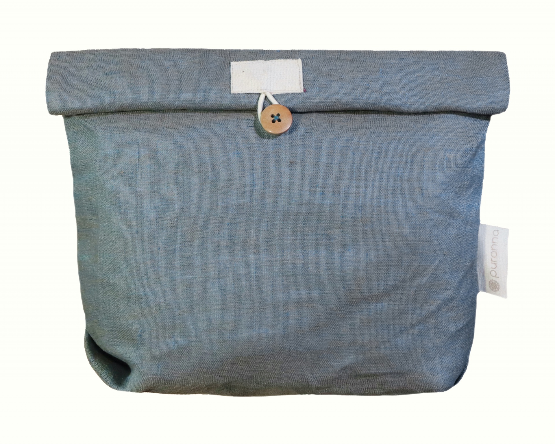 Saco azul de tecido com fecho de botão e cordão