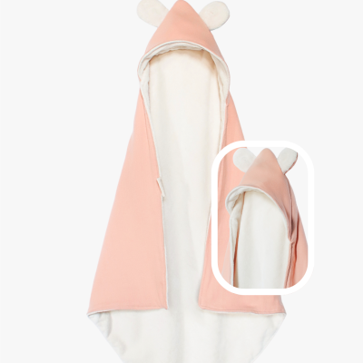 Capa de banho para bebê rosa salmão com capuz e orelhas brancas
