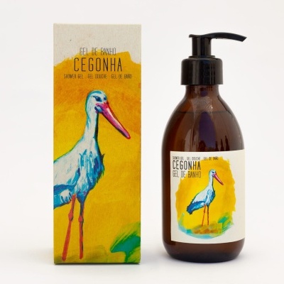Gel de banho CEGONHA com caixa amarela e garrafa castanha com dosador preto.