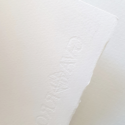 Papel branco texturizado com marca de água em relevo ORIGINAL®