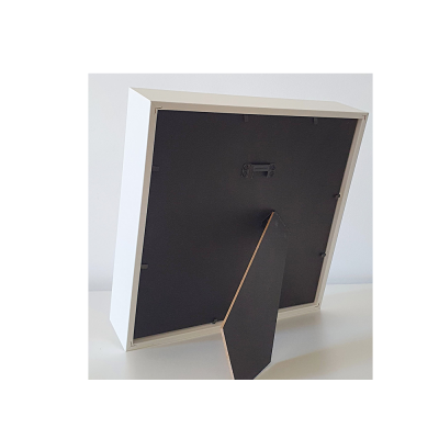 Moldura branca com suporte preto vista de trás