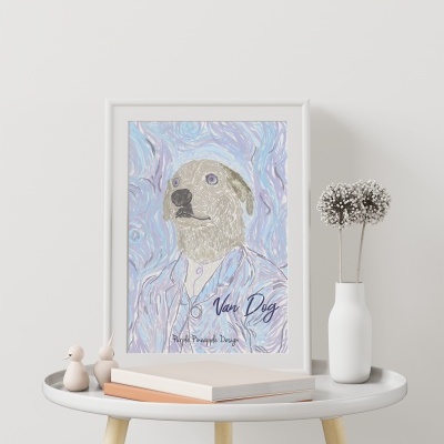 Quadro ilustrativo de cão estilizado em moldura branca sobre mesa redonda branca com livros e vaso decorativo