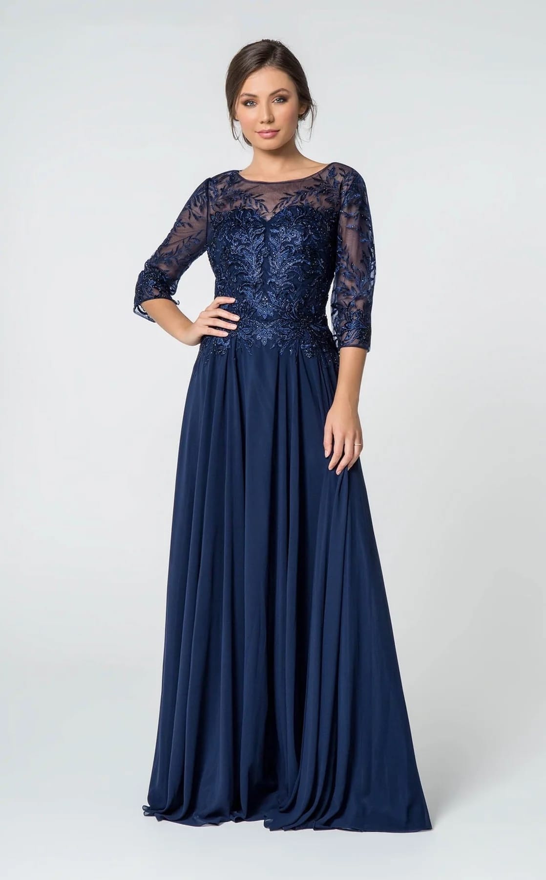 Vestido Maisha XLSIZE Vestido longo azul com renda e mangas transparentes.