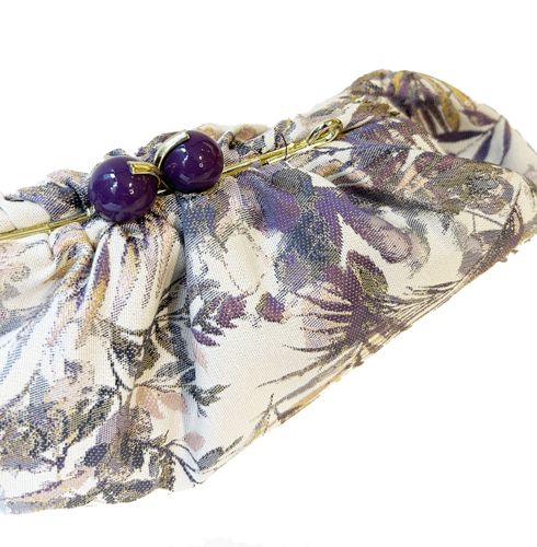 Pochete Tons Lilás Bolsa clutch floral com fecho de bolas roxas