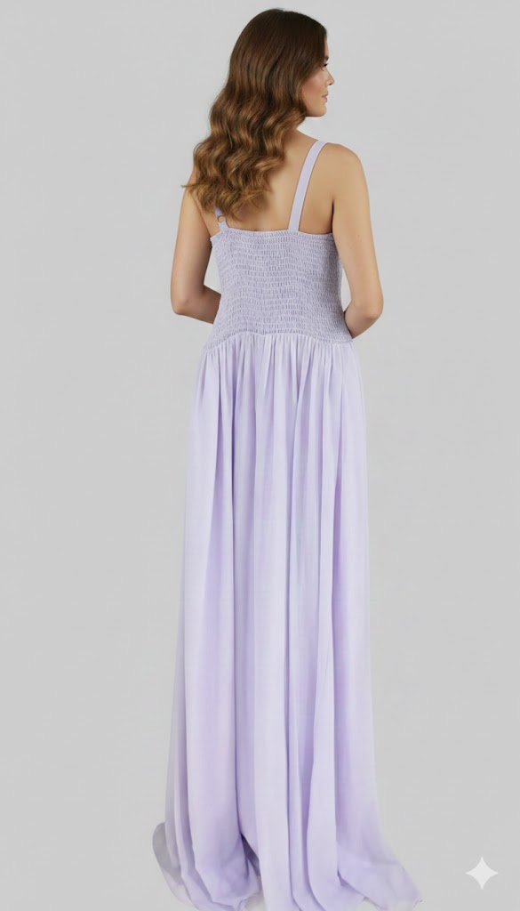 Vestido Tulipa vestido longo lilás com alças e saia fluida visto de costas