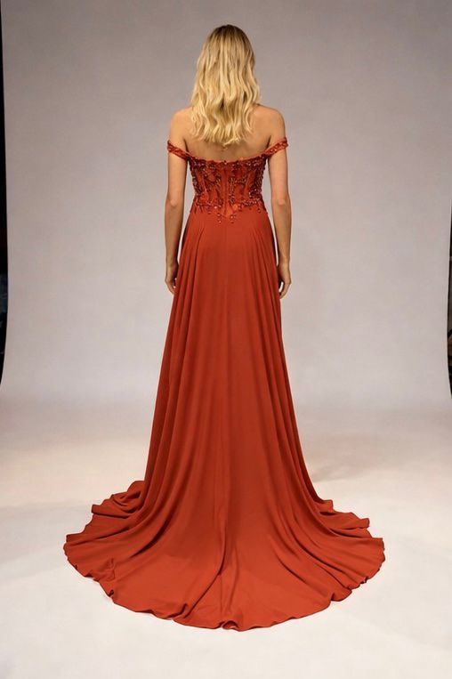 Vestido Brasil Vestido longo vermelho tijolo com corselet bordado em pedraria e saia fluída