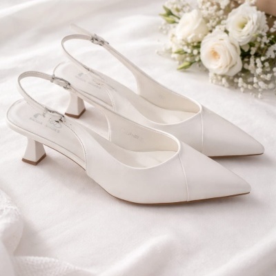 https://www.purplefashion.pt/product/sapato-slingback-branco