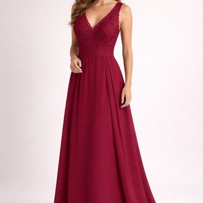 Vestido longo vinho com corpete em renda e saia fluida