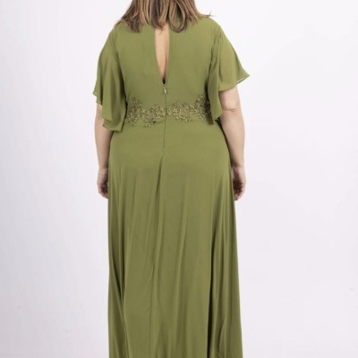Vestido longo verde com detalhe bordado nas costas