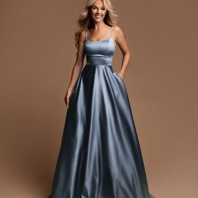 Vestido longo azul cetim com alças finas e bolsos