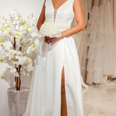 https://www.purplefashion.pt/product/vestido-charms-noiva