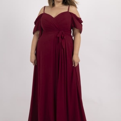 Vestido longo feminino vinho com alças, mangas caídas e laço na cintura