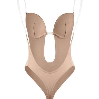 Body lingerie bege claro com copas e recorte frontal