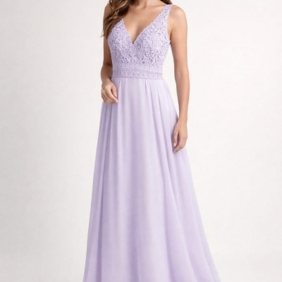 Vestido longo lilás com renda e decote em V