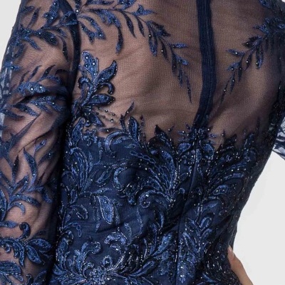 Vestido azul marinho com renda e bordados florais transparents nas costas